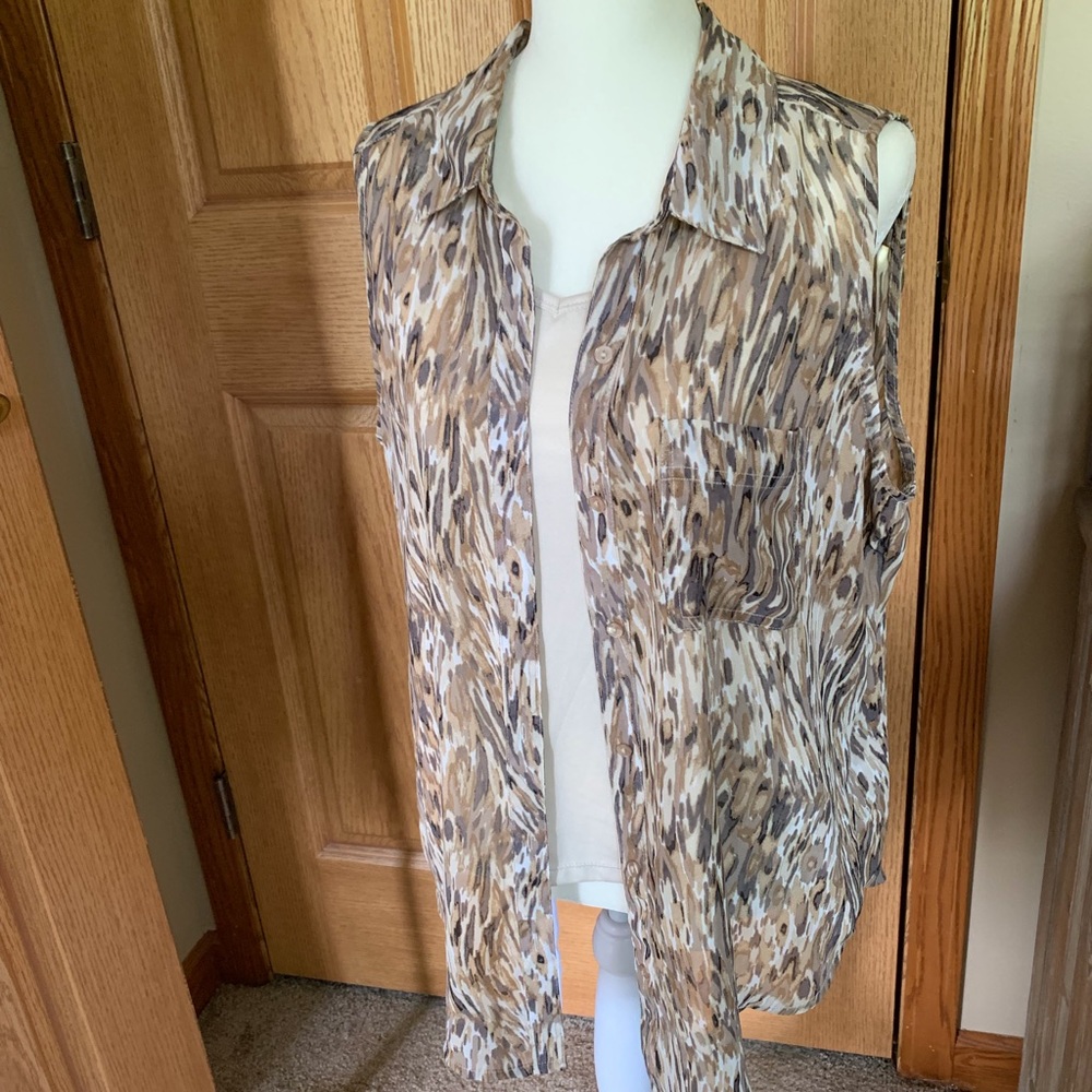 Liz Claiborne sleeveless blouse and cami set.  size Large